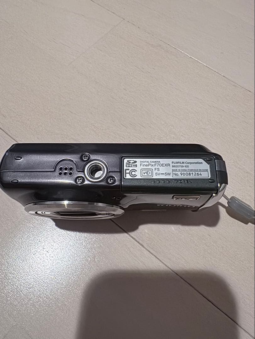 fujifilm FinepixF70EXR コンパクトデジカメ 付属品完備