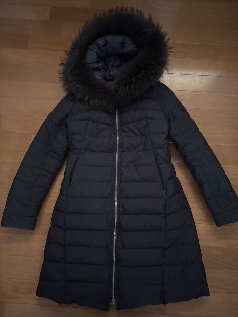 TATRASタトラス ROBINIA TATRAS(タトラス) 直営店限定ROBINIA リバーシブルダウンコート - メルカリ