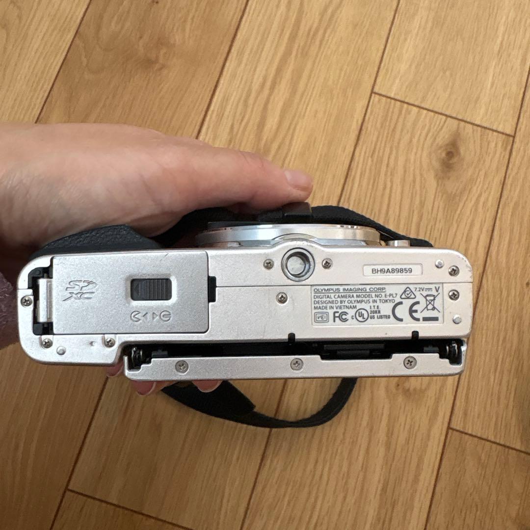 OLYMPUS PEN E-PL7 ミラーレス一眼 ジャンク　黒　ブラック
