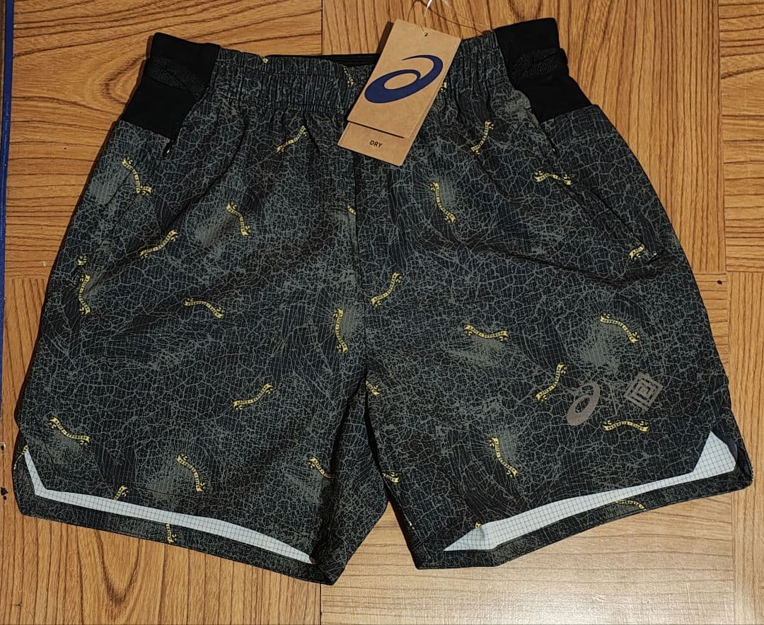 エルドレッソ　アシックス　マルチポケットランニングショーツ　新品　Sサイズ アシックス ランニングマルチポケットショーツ】スマホも楽々収納で