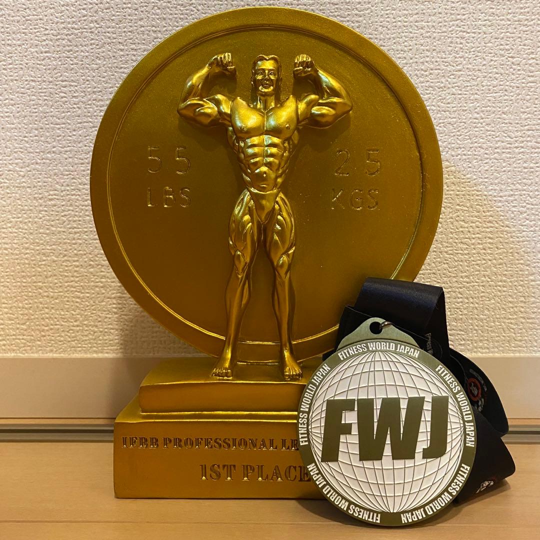 FWJフィジーク優勝 トロフィー、メダルセット 1位 - メルカリ