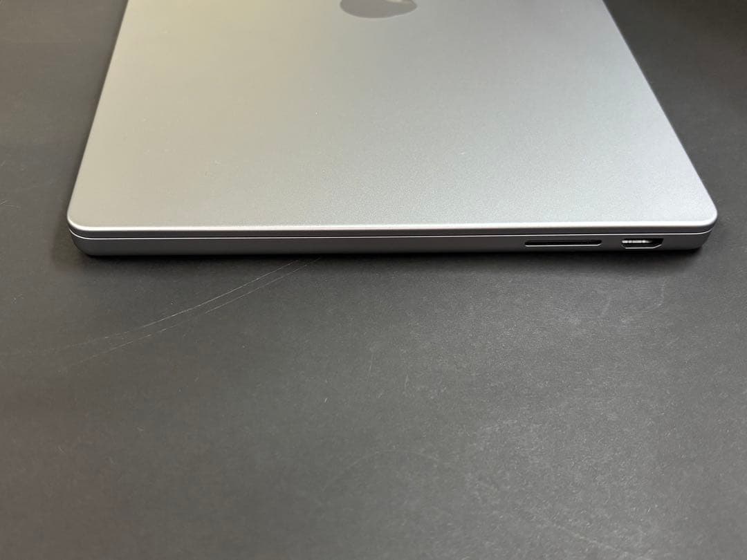 MacBook Pro 14インチ M3 8GB 512GB