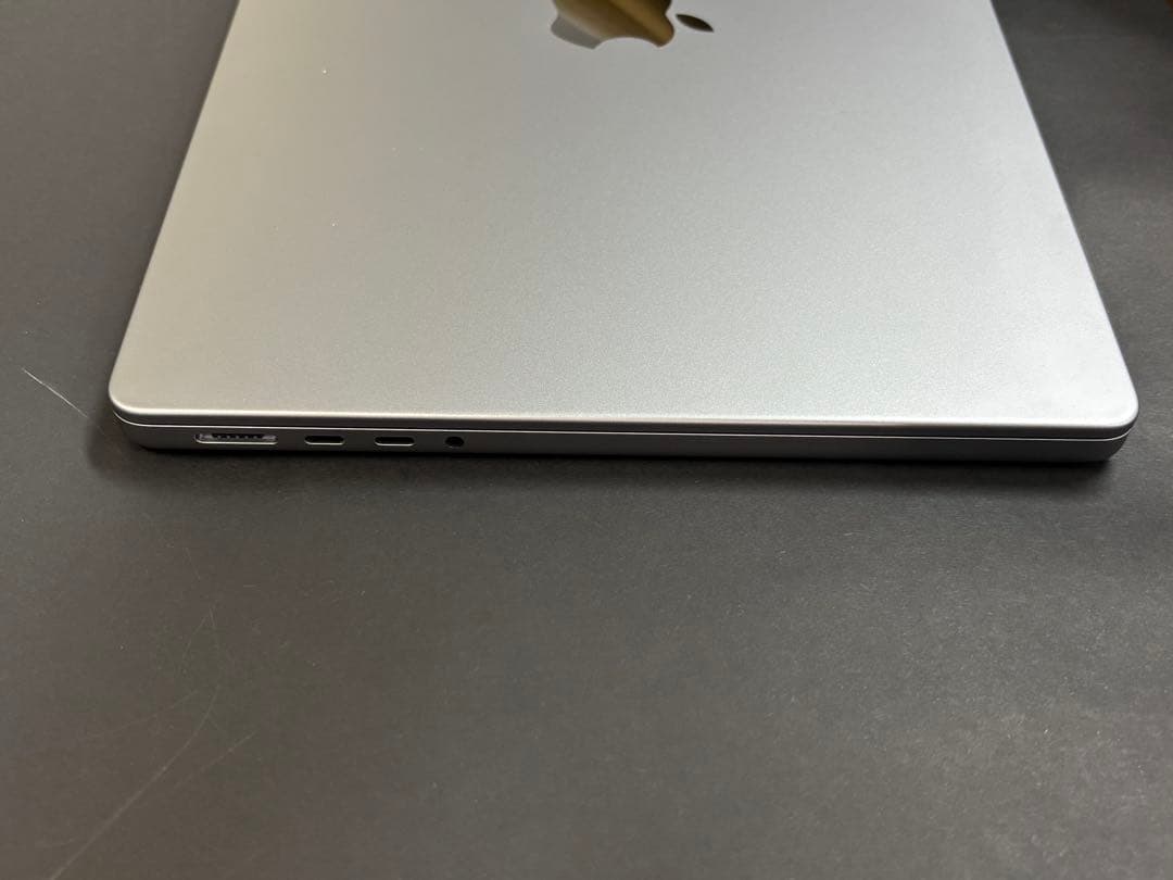 MacBook Pro 14インチ M3 8GB 512GB
