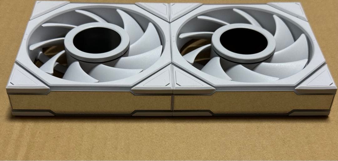 Lian Li UNI FAN TL LCDホワイト 8個+ファンコントローラー