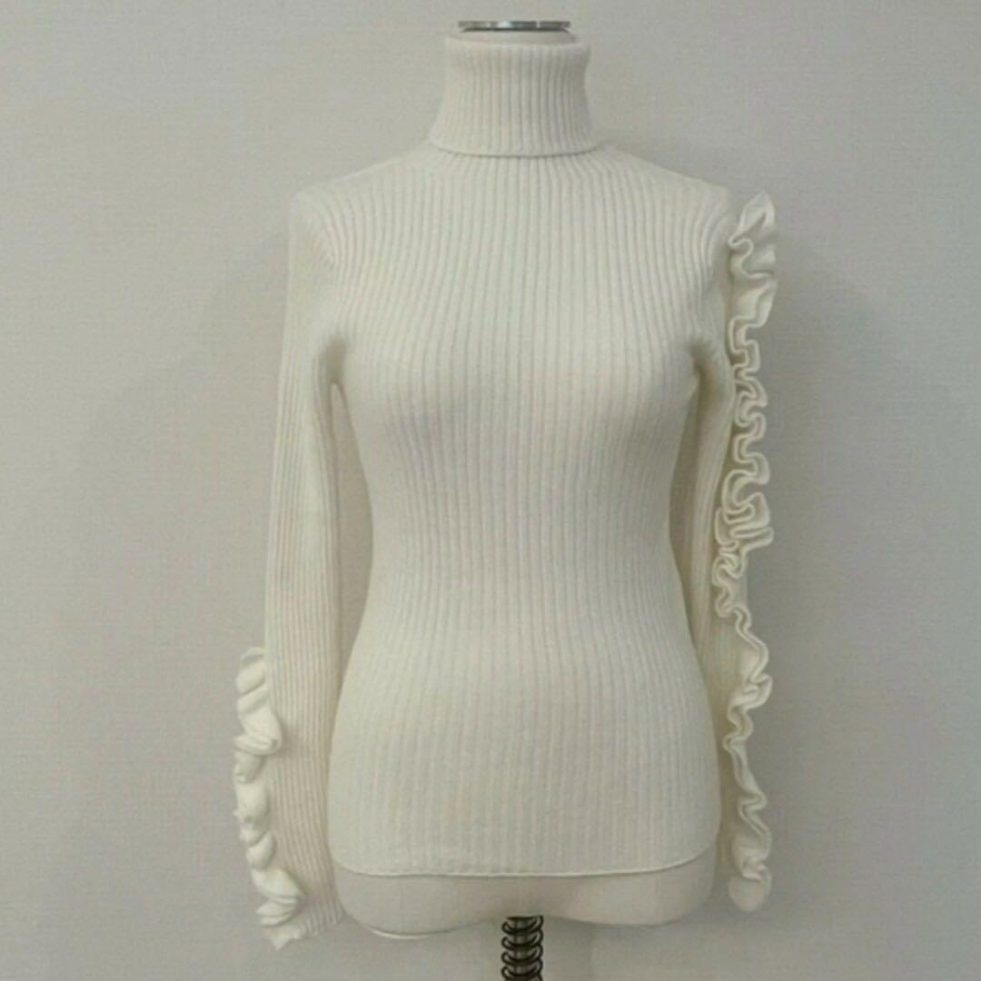 美品 cygne シーニュ 袖フリルタートルニット lily White - メルカリ