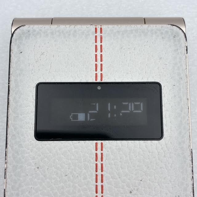 【良品】P-UP World Mode1 RETRO II 折りたたみスマホ