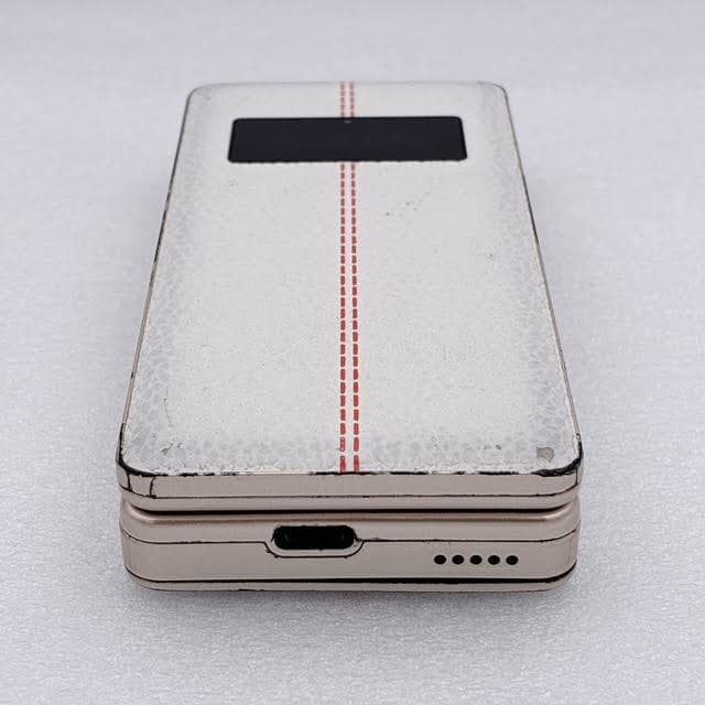 【良品】P-UP World Mode1 RETRO II 折りたたみスマホ