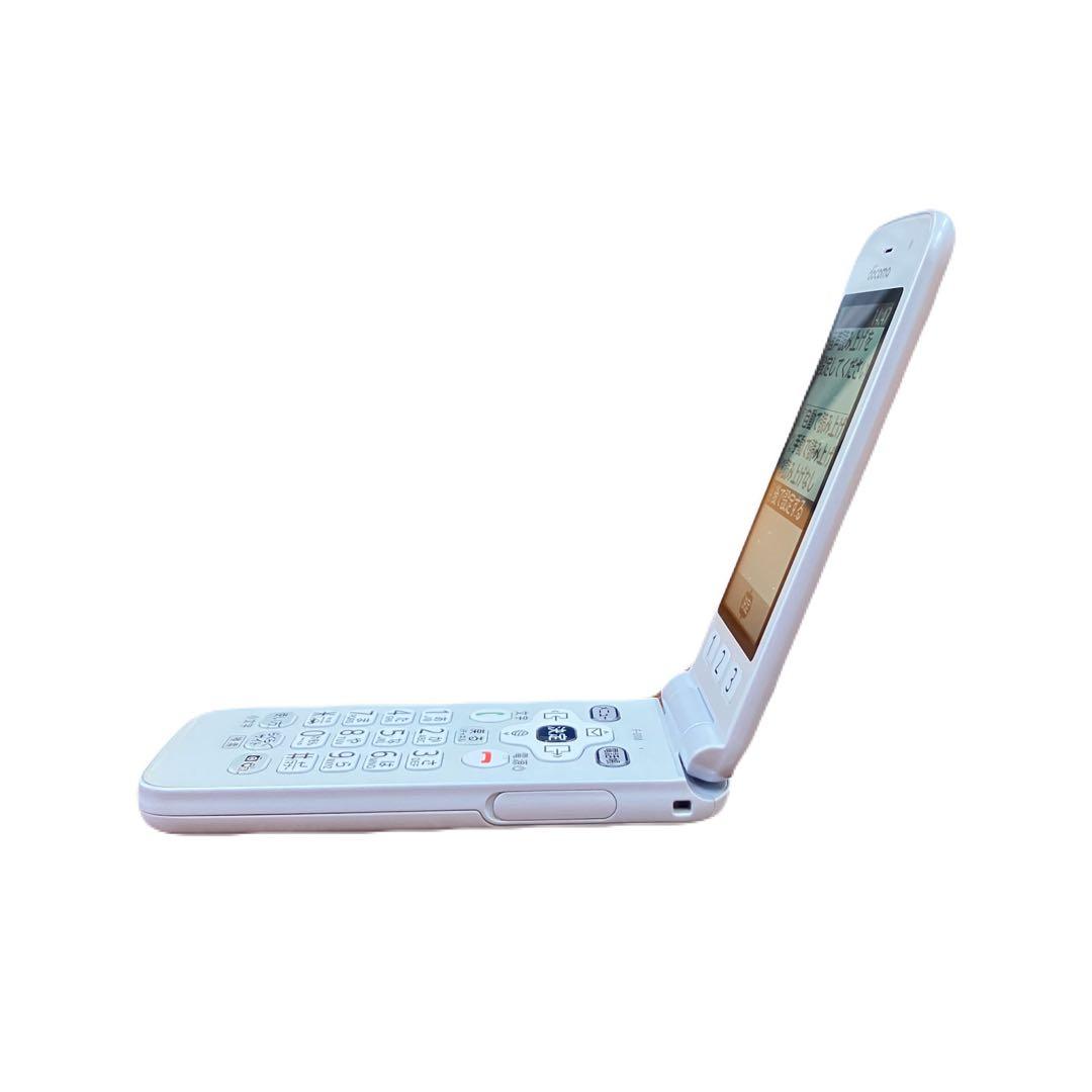 らくらくホン docomo F-01M ガラケー　ホワイト