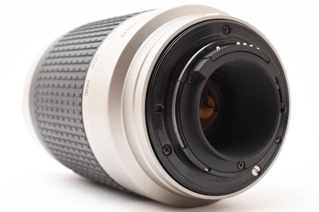 ★極上品★ニコン Nikon 70-300mm f4-5.6 シルバー 677
