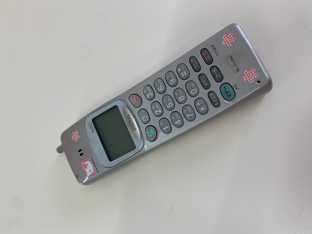 docomo デジタル・ムーバN203 ハローキティ 希少　カオハナ　ガラケー