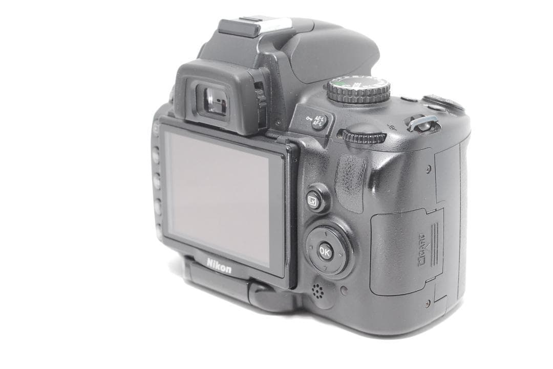 【美品】Nikon D5000　スマホ転送　動画も写真も撮れる　バリアングル液晶