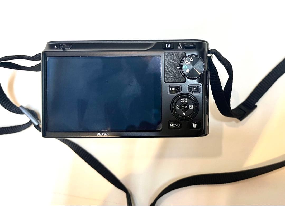 Nikon 1 J1 ミラーレスカメラ一眼 J1 本体 レンズ 充電器 ケース付