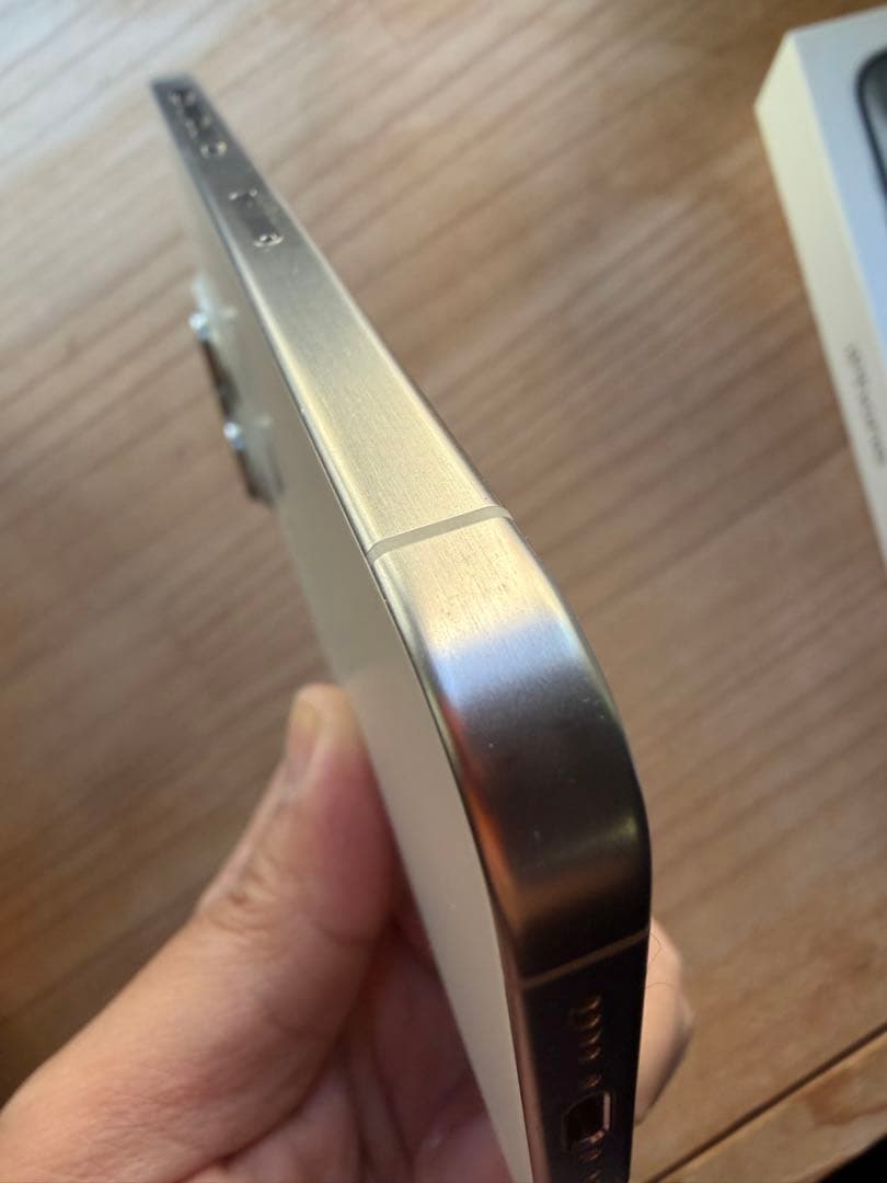 iphone15 Pro Max 512GB ホワイトチタニウム色