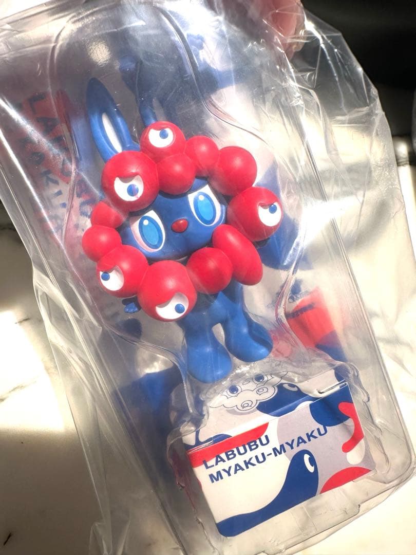 関西万博 LABUBU MYAKU-MYAKU 】ラブブ ミャクミャク - メルカリ