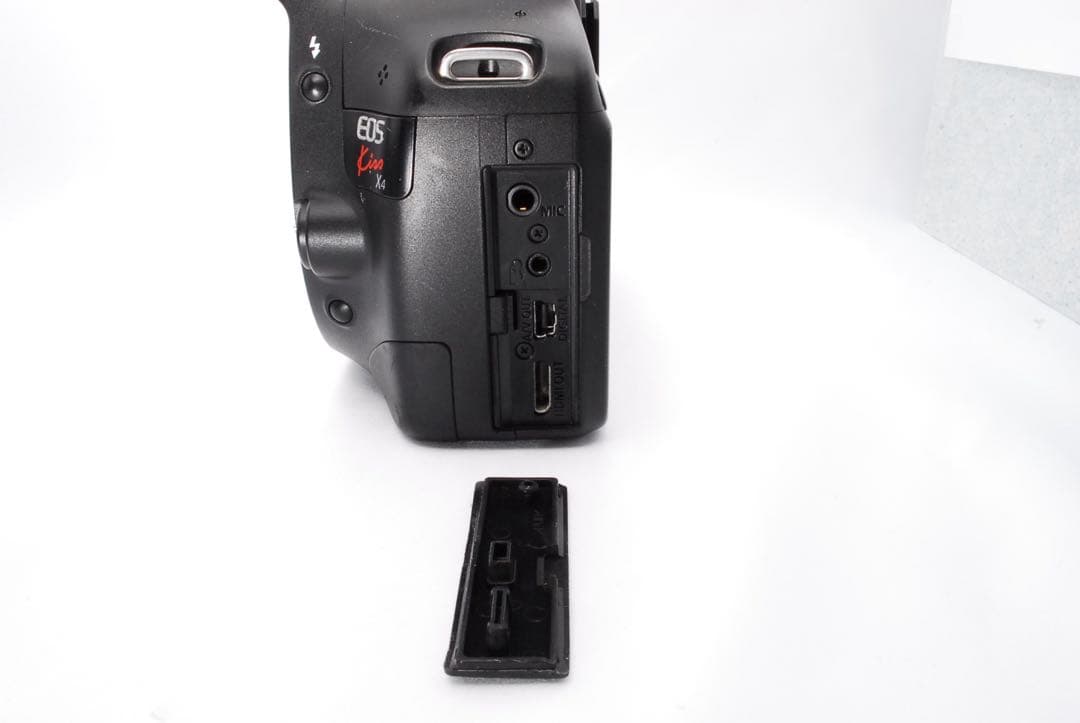 Canon Kiss X4 一眼レフ　手ぶれ補正あり❗️付属品付きすぐ使える♪