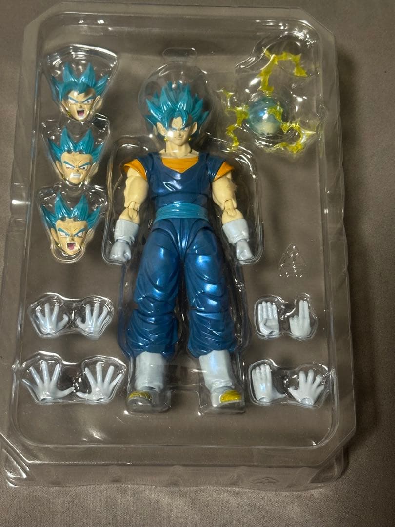 S.H.Figuarts 超サイヤ人ゴッド超サイヤ人 ベジット海外版