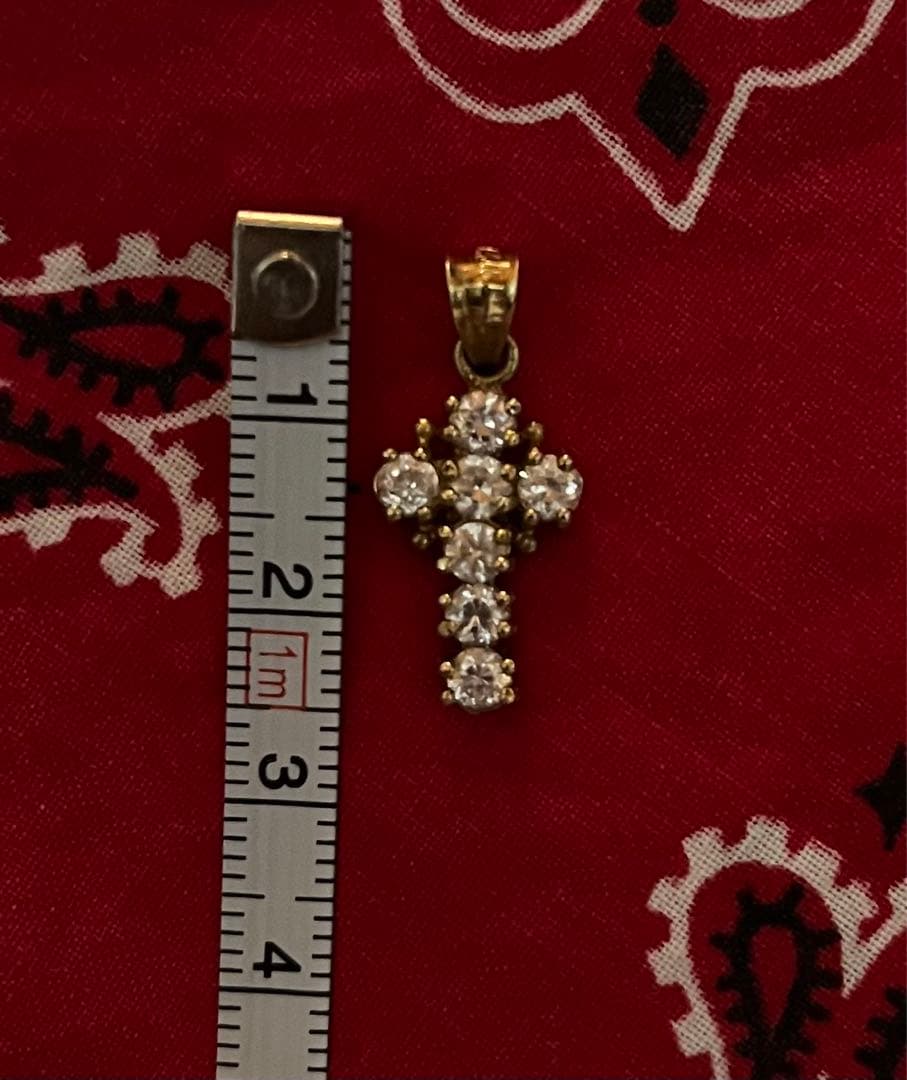 アヴァランチ K10 イエローゴールド クロス ジルコニア ペンダント トップ