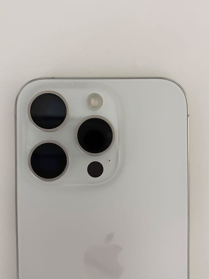 iPhone 15 Pro 256GB ホワイトチタニウム