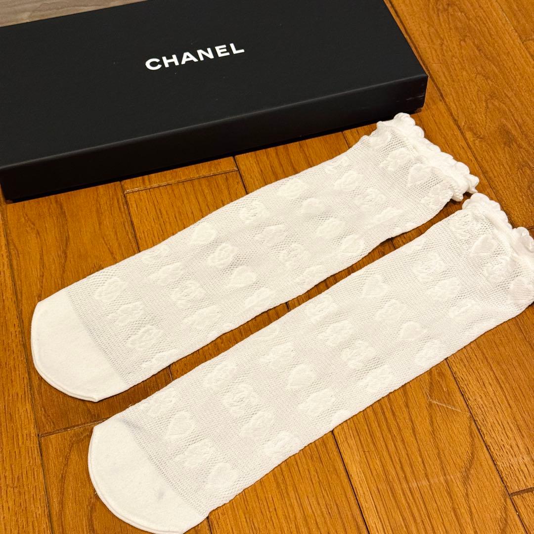 新品 CHANEL シャネル ソックス ホワイト ココマーク ソックス - ミックス ファイバー、ホワイト & ブラック — ファッション