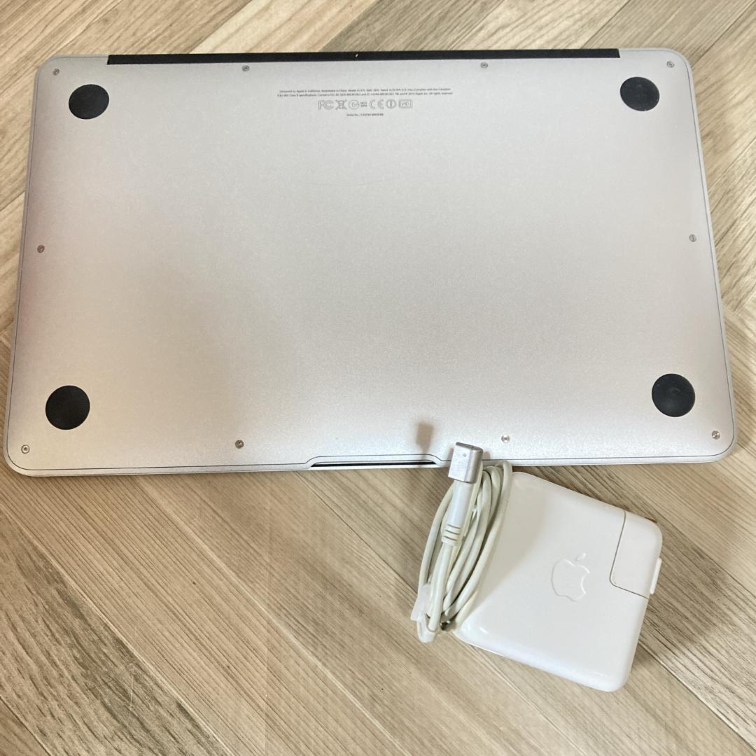 B2【Apple】 MacBook Air 11インチ