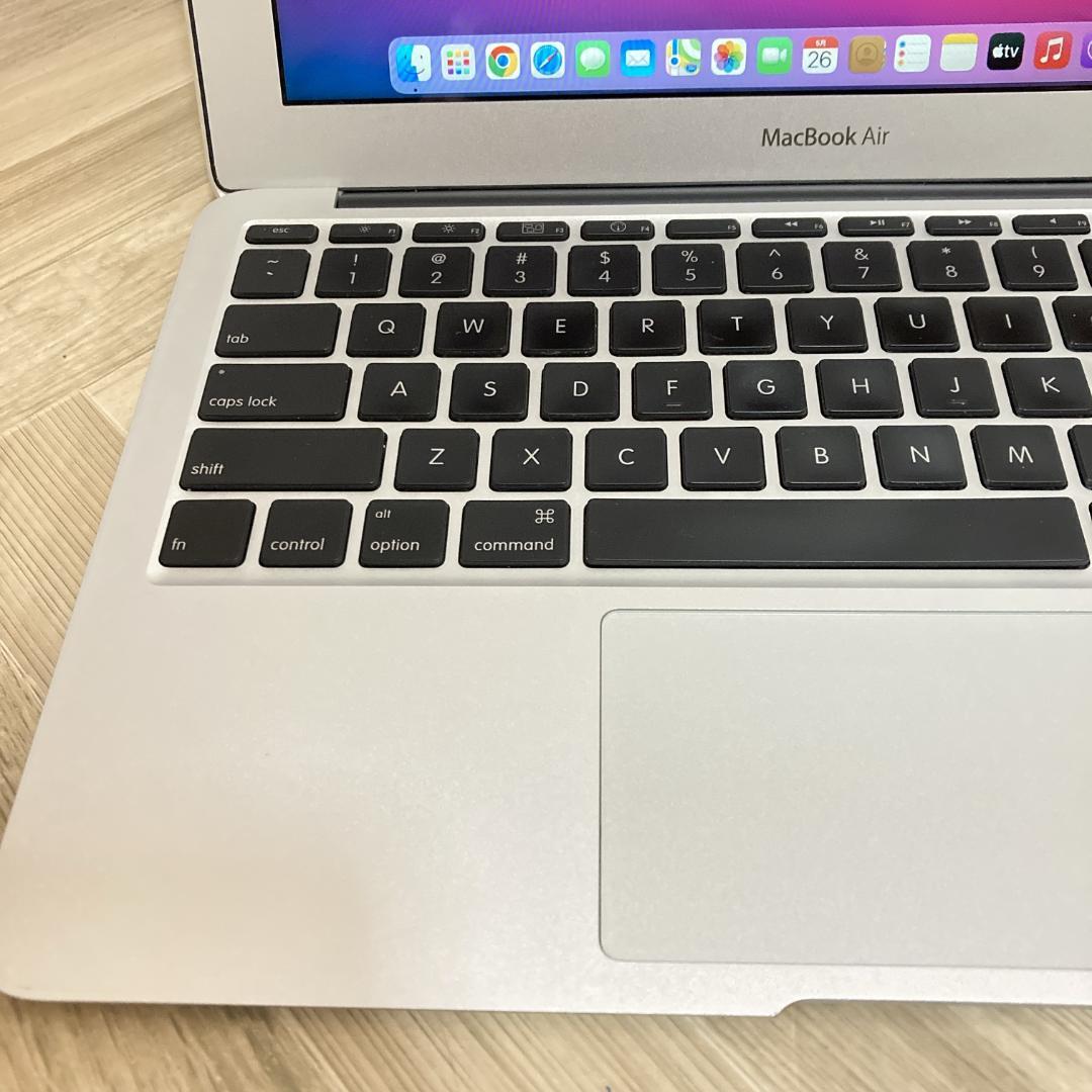 B2【Apple】 MacBook Air 11インチ