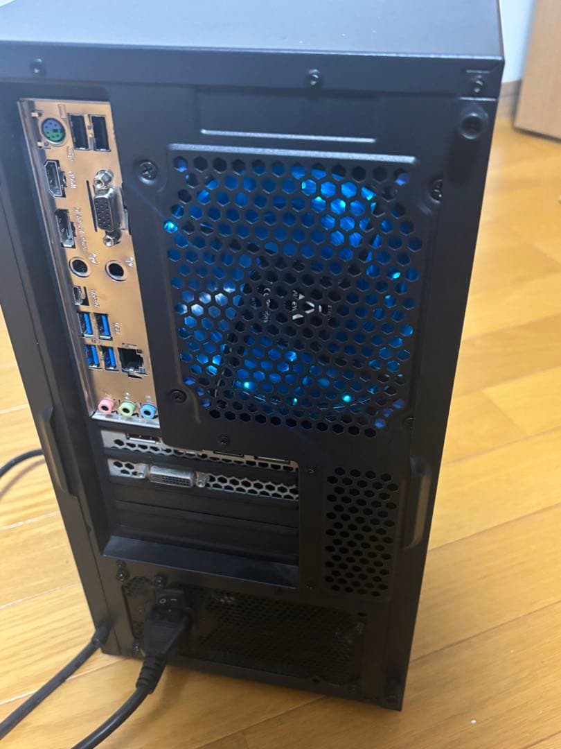 週末値下げ！少し青光りの自作ゲーミングPC 新品M.2SSD 10世代i5