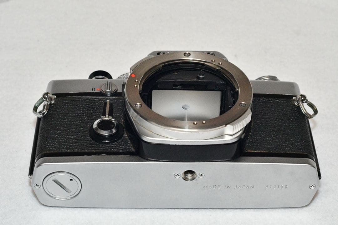 《動作品》OLYMPUS OM-1+中望遠ズームレンズ付きa404