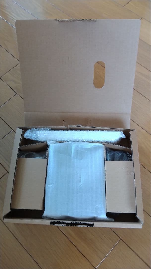 Panasonic UN-10E8-W プライベート・ビエラ 2018年モデル