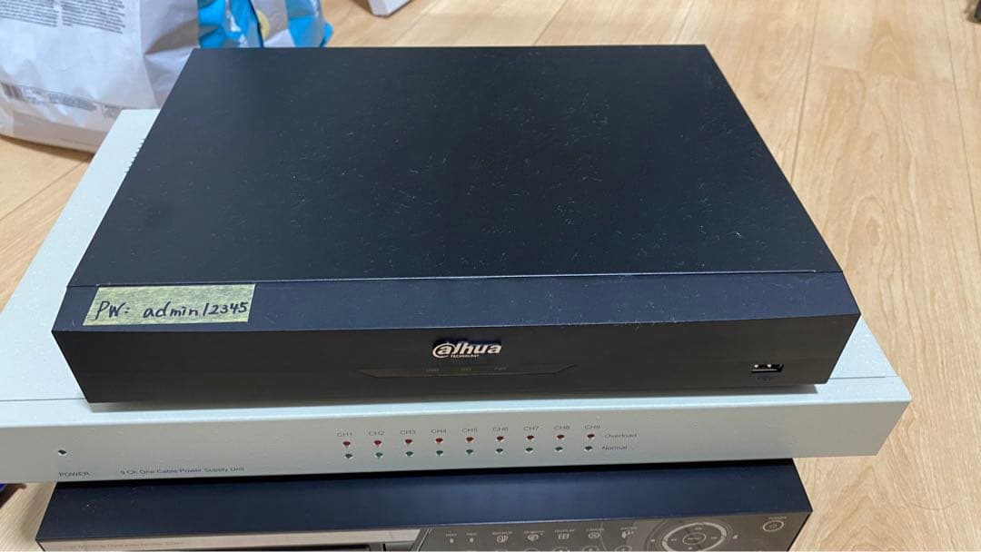 防犯カメラセット 監視カメラ4台 （ジャンク品扱い）＋2台