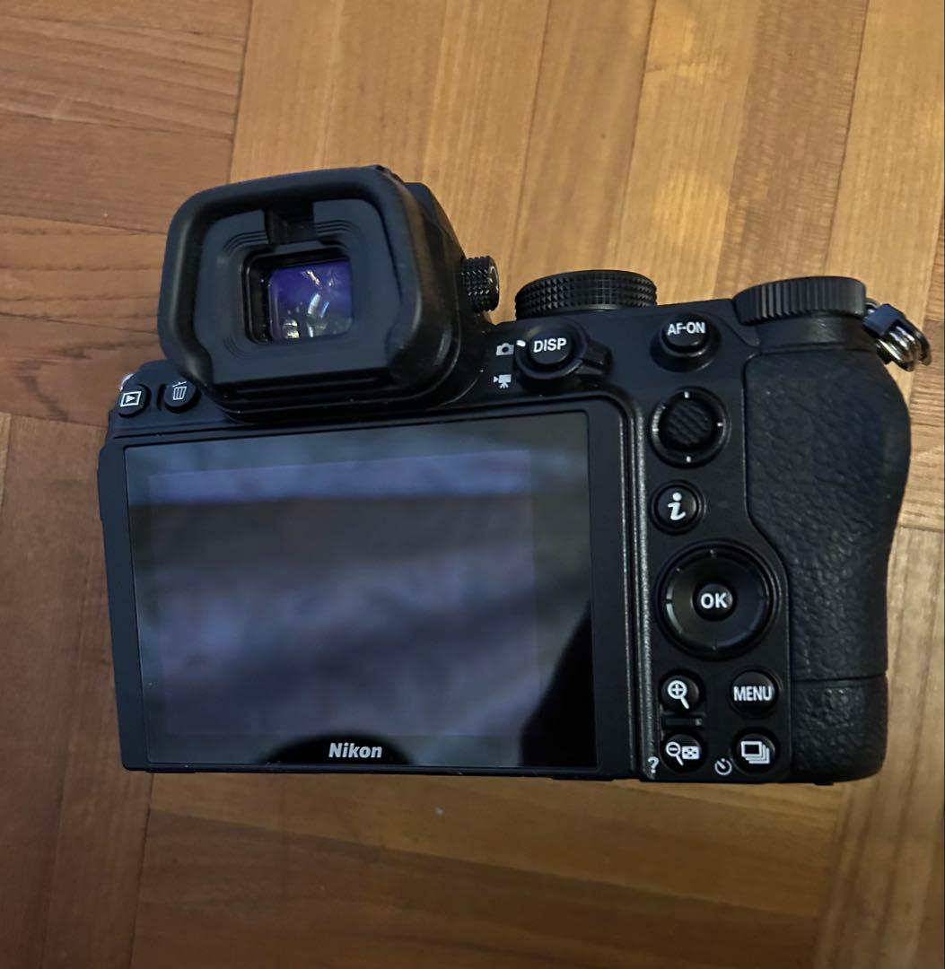 Nikon Z5 ボディ　美品　本日終了