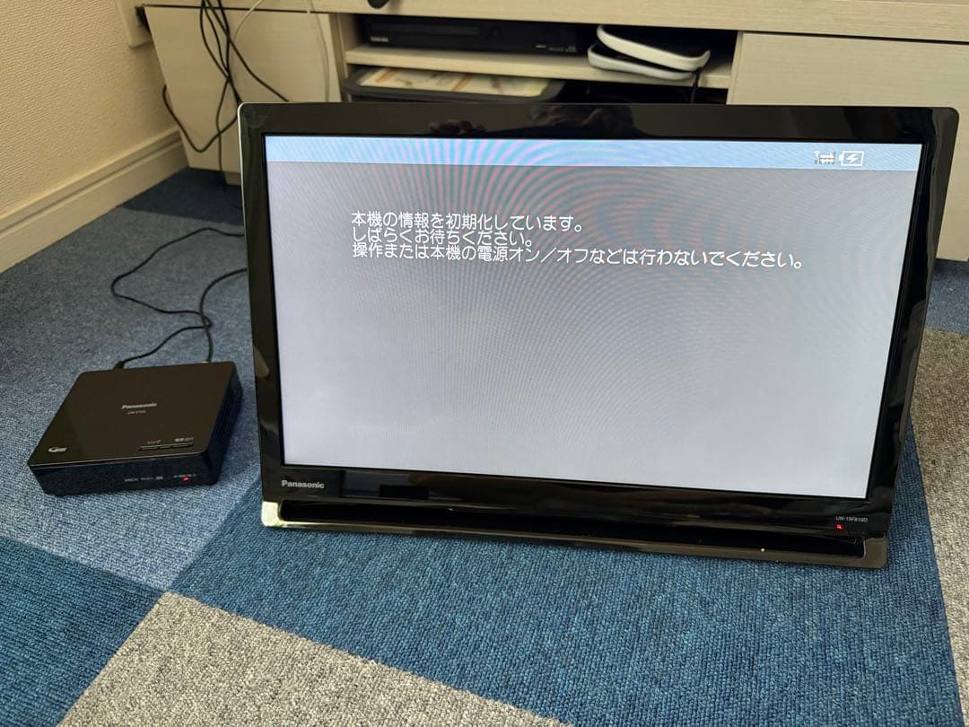 Panasonic VIERA 19インチ UN-19J10-K 本体