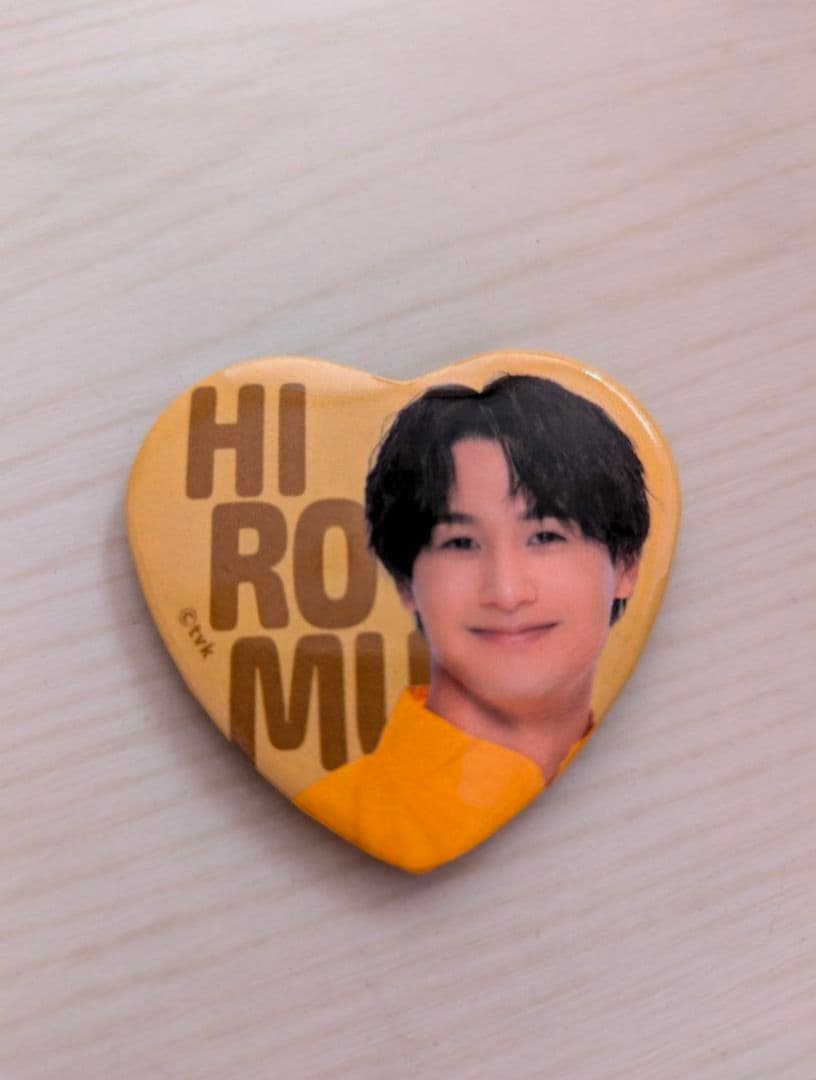 猫のひたいほどワイド 黒田昊夢 缶バッジ - メルカリ