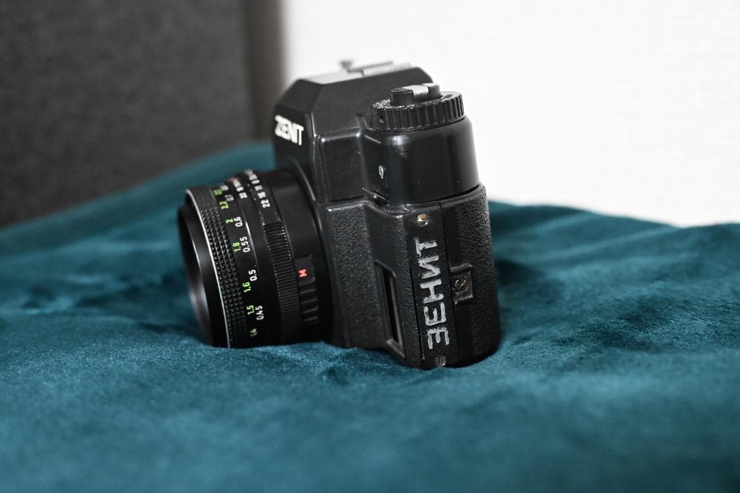 動作品】ZENIT 122 一眼レフ ・ Tessar 50/2.8 付 - メルカリ