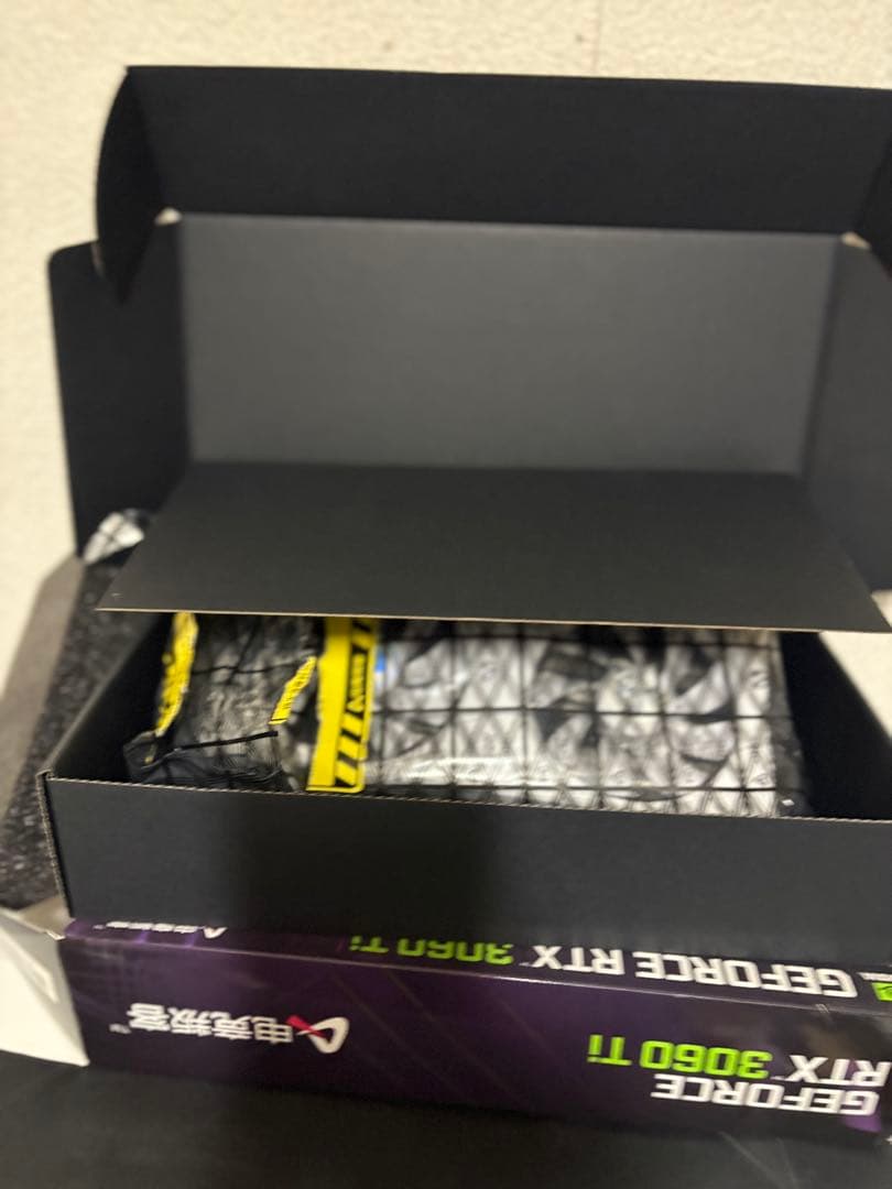 GeForce RTX 3060 Ti ホワイト