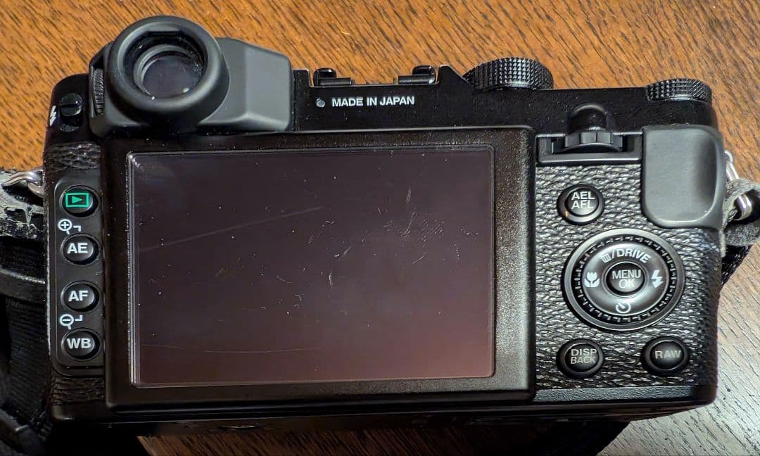 【デジタルカメラ】富士フイルム X10 (美品)