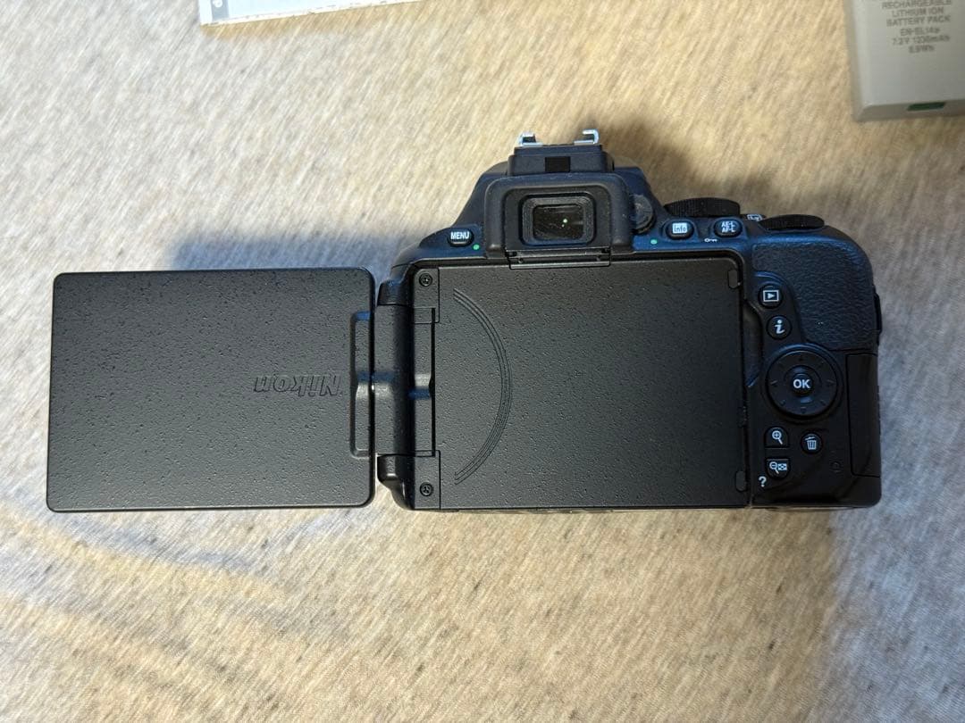 ■ 美品 ■ ニコン　Nikon D5600 ボディ ≪S数6356回≫