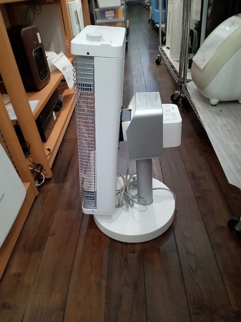 ダイキン セラムヒート 遠赤外線 暖房機 2022年製 ERFT11ZS-W