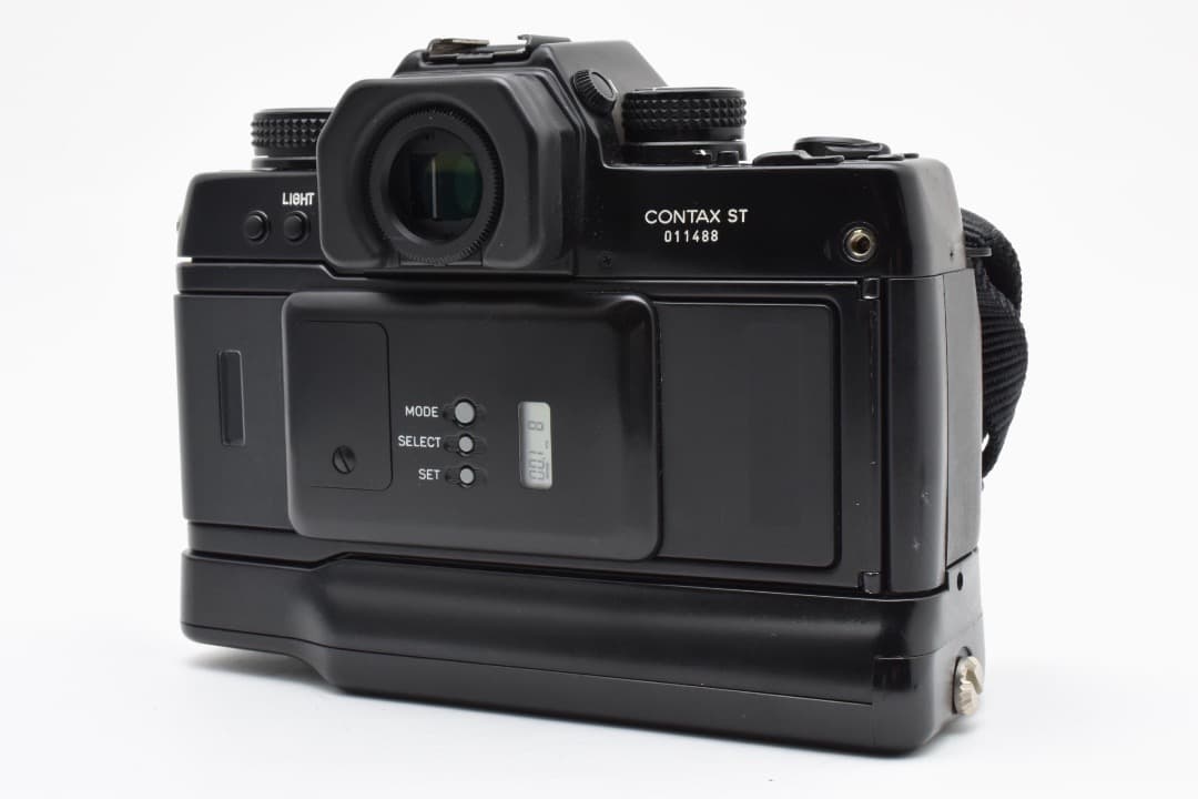 完動美品 コンタックス Contax ST 一眼レフ 動作確認済 2321
