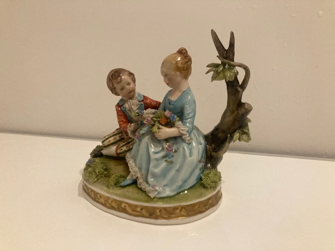 カポディモンテ Capodimonte キングスポルチェランフィギュリン - メルカリ