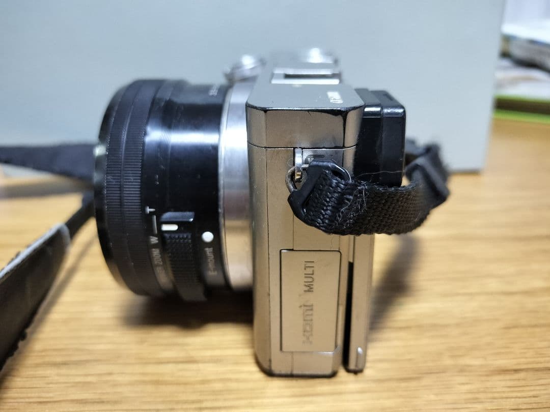 【中古】SONY α6000ミラーレス一眼 、16-50mmレンズ