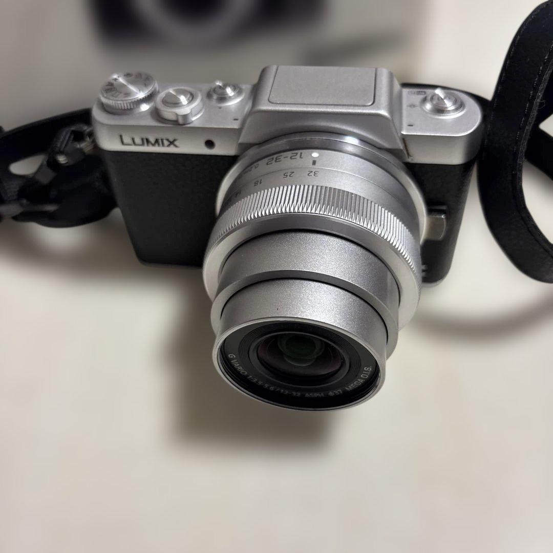 Panasonic DMC-GF7W ミラーレス一眼カメラ