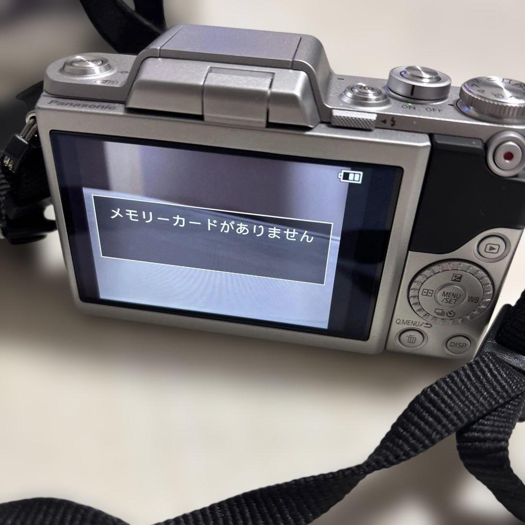 Panasonic DMC-GF7W ミラーレス一眼カメラ