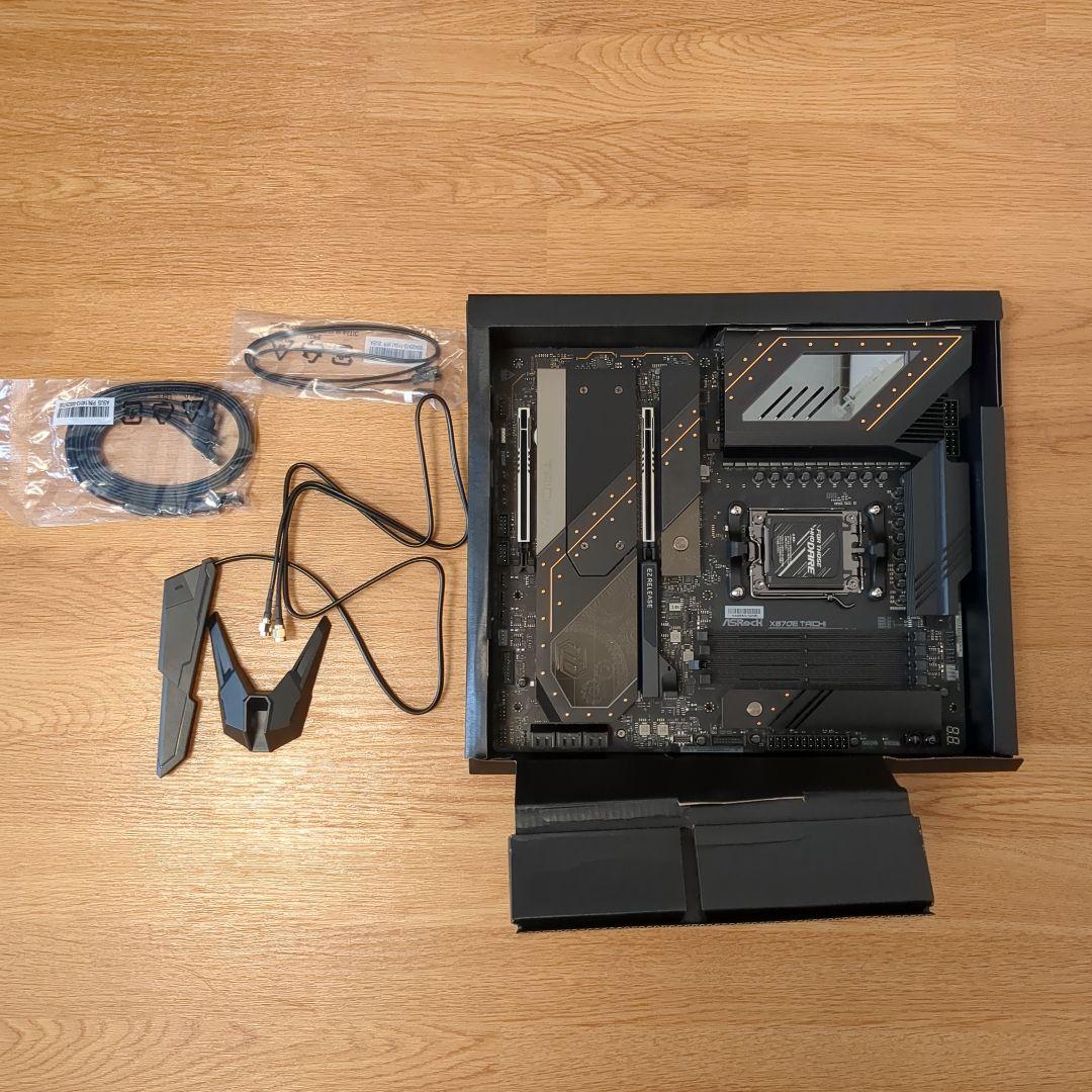 マザーボード ASRock X870E Taichi ASRock > X870E Taichi