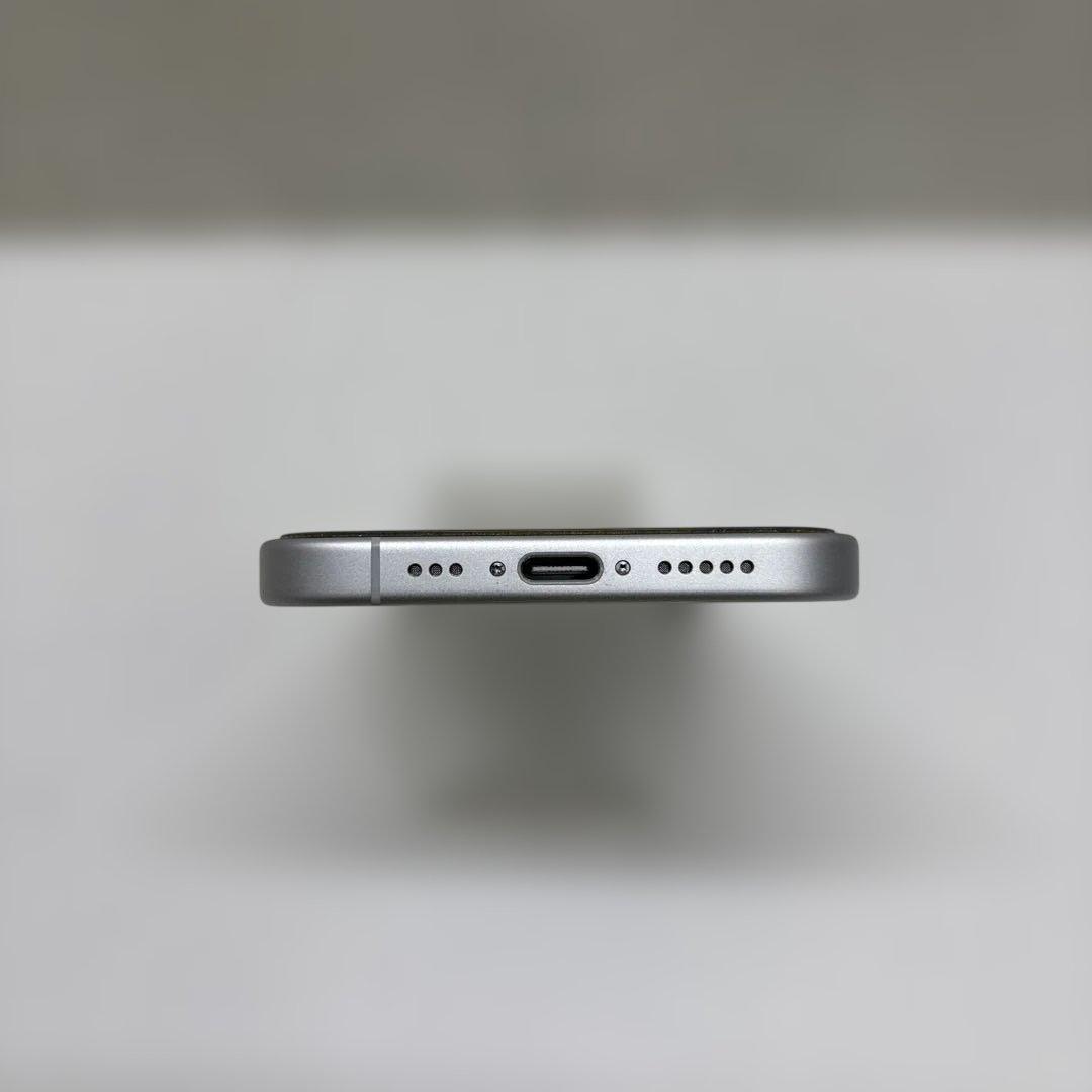 中古超美品 iPhone16 128GB SIMフリー バッテリー 100%