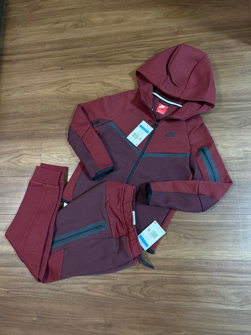 新品 キッズM(150) ワイン テックフリース セットアップ 赤タグ NIKE