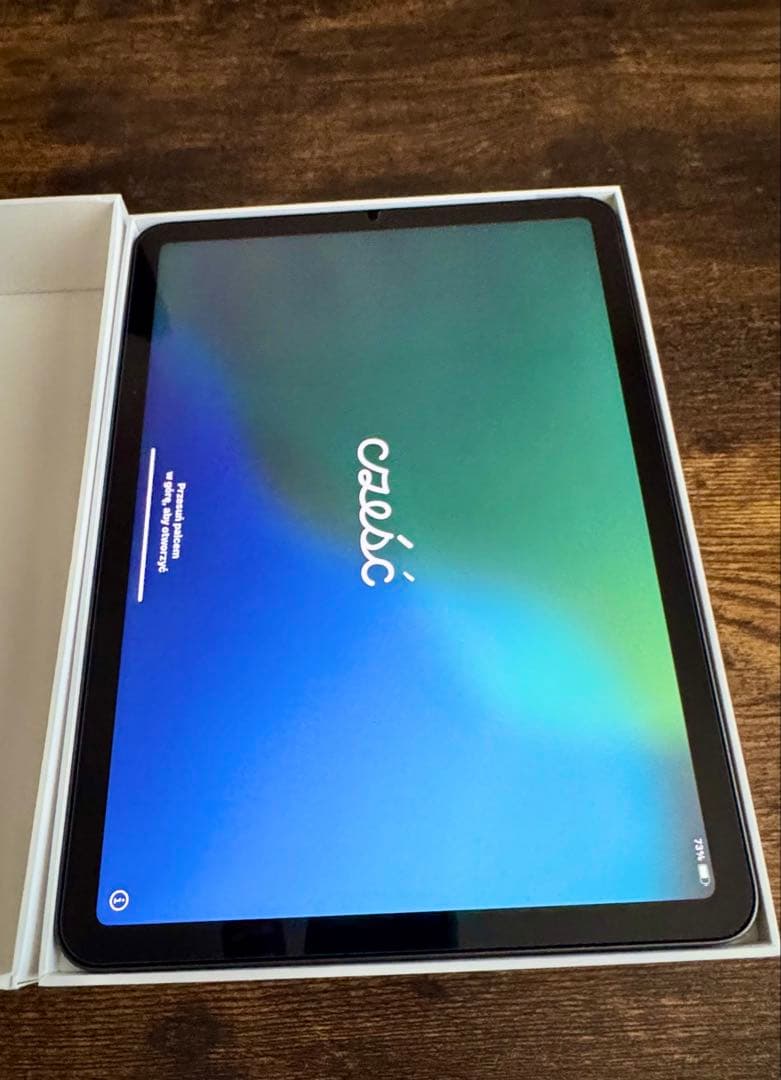 iPad Air 第5世代　Wi-Fi 256 GB カバー付き