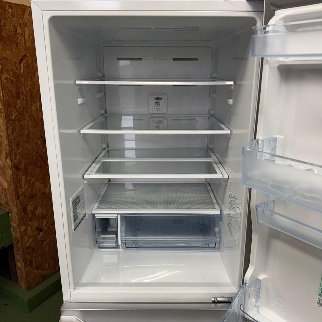 334 2025年製　大型冷蔵庫　300L強　小型　自動製氷　右開き　3ドア