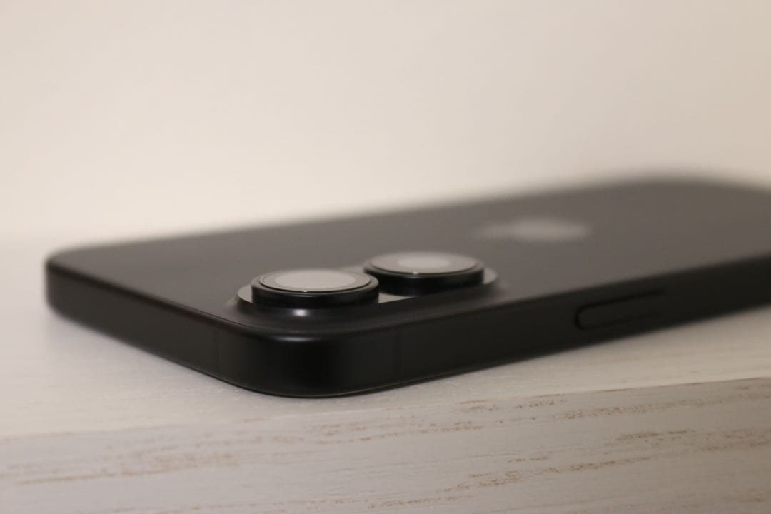 【美品】iPhone16 128GB ブラック