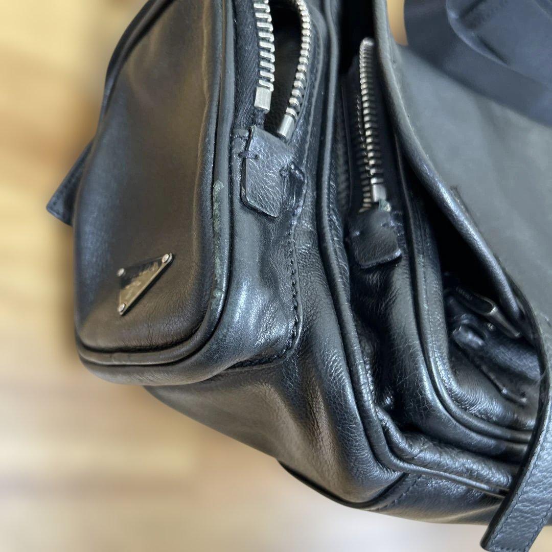 希少 プラダ PRADA ブラック メッセンジャーバッグ バッファロー革 黒