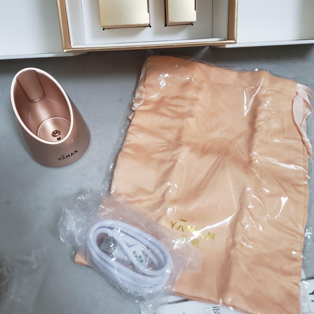 未使用に近い YAMAN 美顔器 フォトプラスシャイニー M18 ローズゴールド